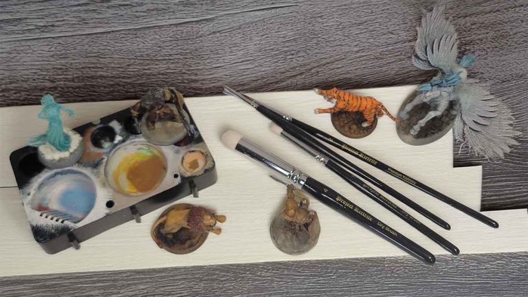 miniature painting fun with drybrushes and premium kolinsky paint brushes